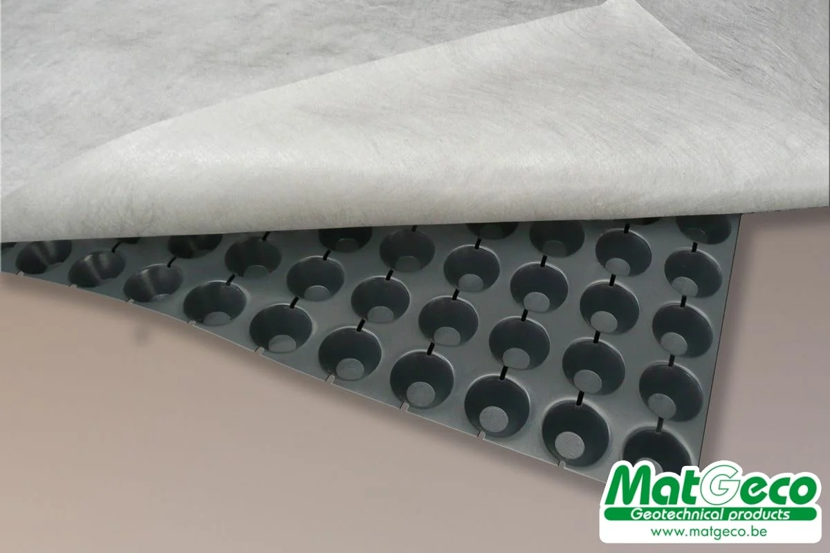 Membrane de drainage et rétention d'eau en toiture verte DrainoTech G20