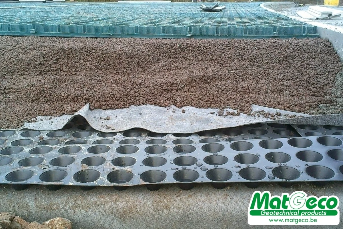 DrainoTech G20 est une nappe de drainage alvéolaire en PE-HD - MatGeco