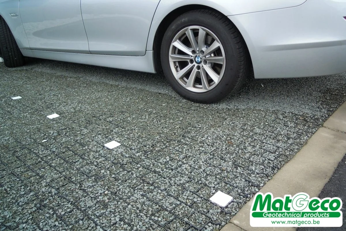 GravelGrid is de ideale stabilisatieplaat voor parkings , campings , toegangswegen , opritten, enz