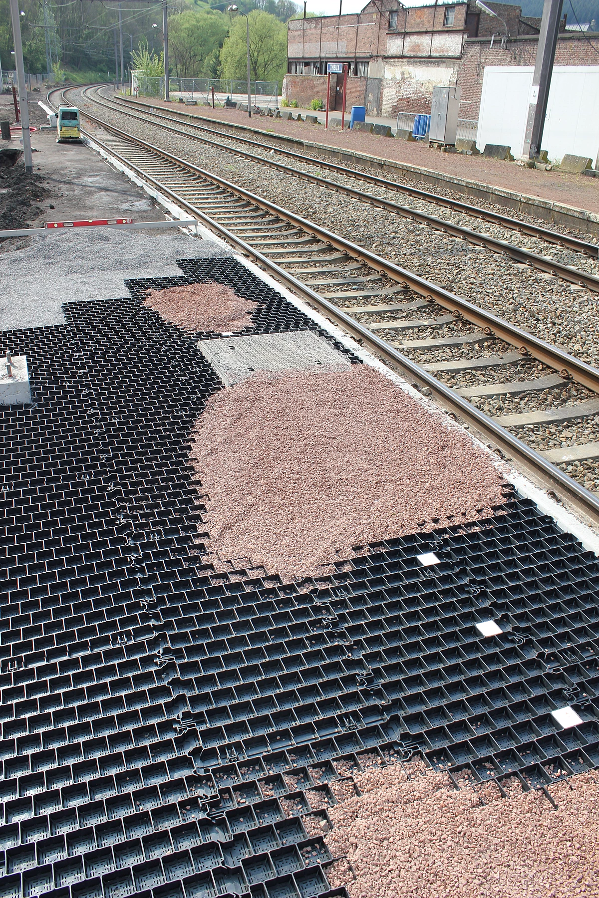 waterdoorlatende grindplaten perfect voor grote oppervlaktes dankzij hun snelle en eenvoudige plaatsing.