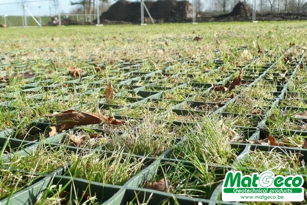 GridaPark is een raster voor gazon die tijdelijke bescherming voor grasvelden biedt. - matgeco