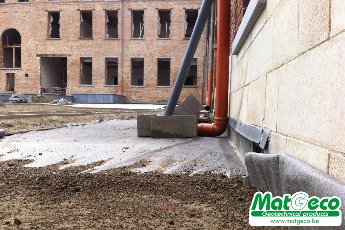 La membrane mince et souple TechnoDrain peut être utilisé en drainage vertical ou horizontal