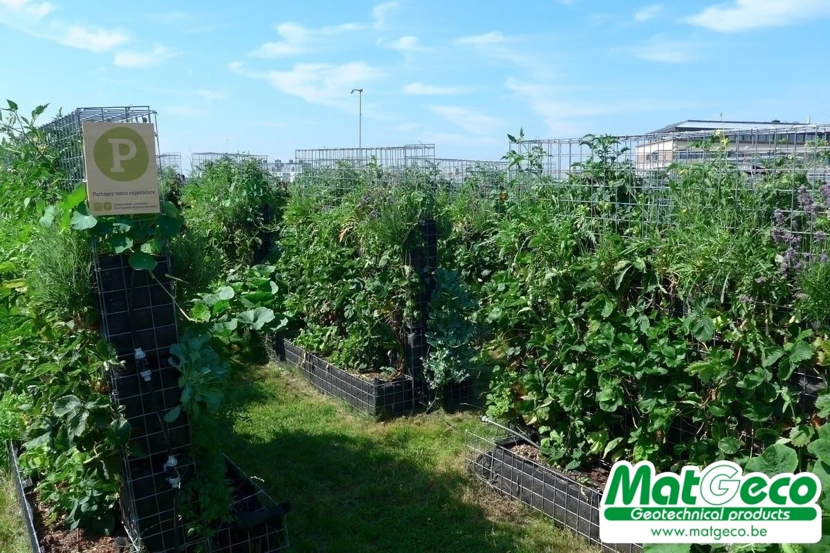 Le géotextile de paillage Weedtex est utilisé pour la réalisation de potager verticaux