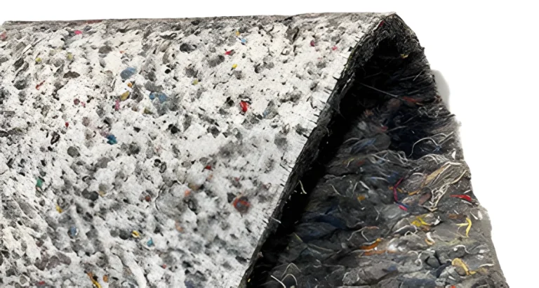 Het waterretentievlies MultiTex 900 is vervaardigd uit gerecycleerde textielvezels en aan één zijde verstevigd met een geweven PP-folie