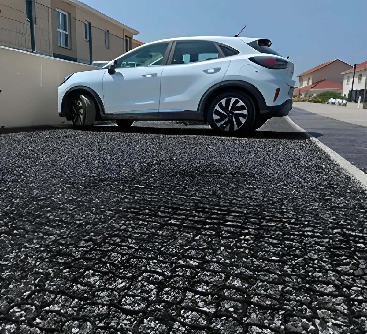 Dalles gravier assurant une stabilisation durable des surfaces
