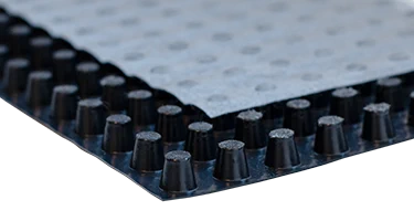 Membrane drainante avec géotextile