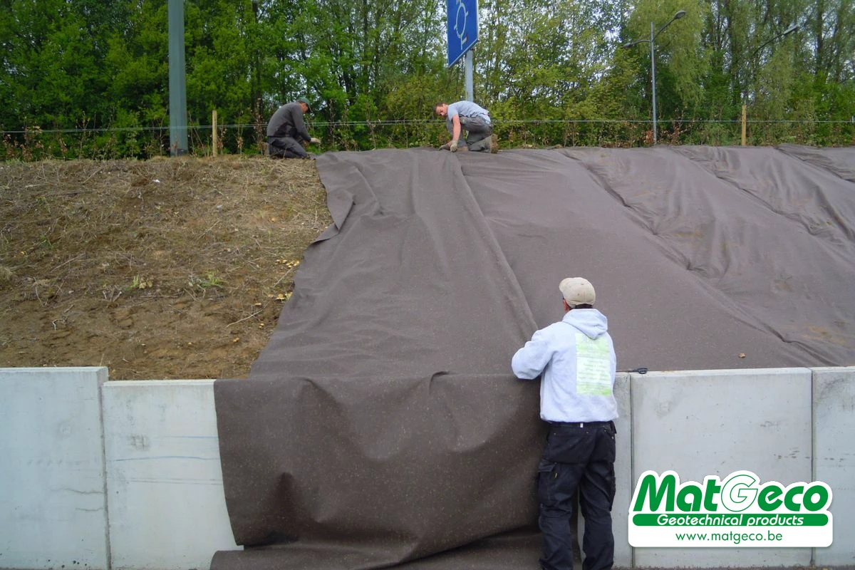 BioWeedtex is een bruin biologisch worteldoek - MatGeco