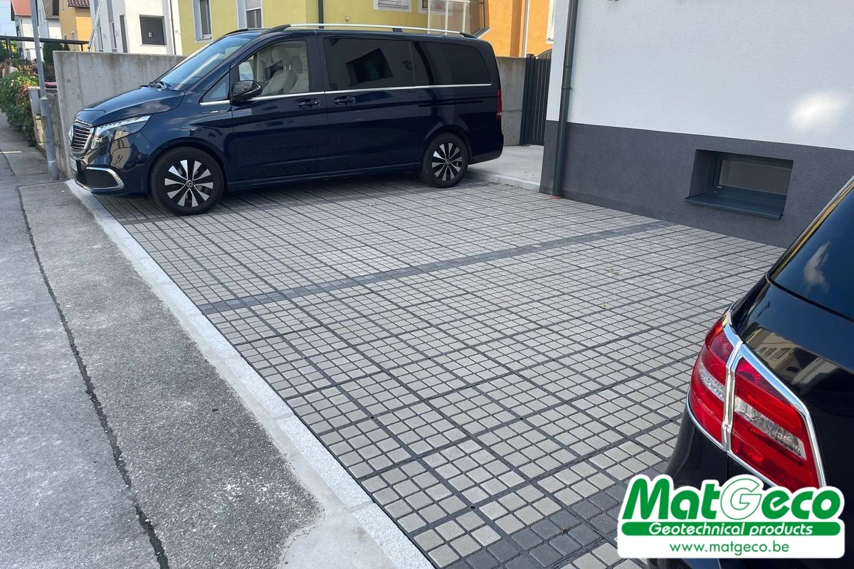 Délimiter facilement les places de parkings grâce à la dalle de stabilisation PaveGrid 60